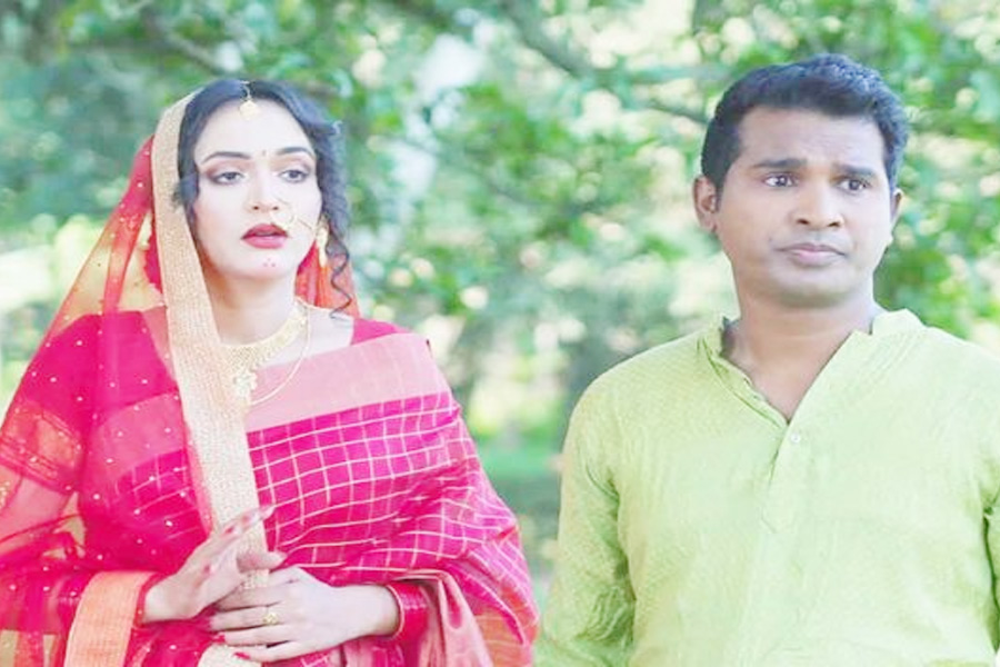 ইউটিউবে গুজব ছড়াচ্ছেন অহনা-সীমান্ত!