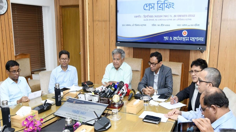 শ্রম আইন সংশোধন করা হবে-  সাখাওয়াত হোসেন