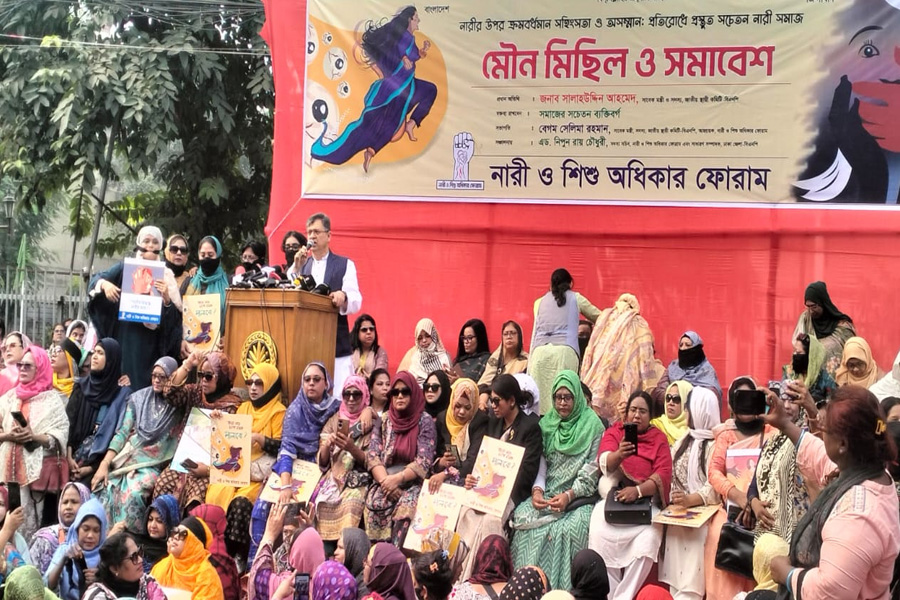 ধর্মের নামে রাজনীতি নারীর নিরাপত্তা হুমকিতে: সালাহউদ্দিন আহমেদ