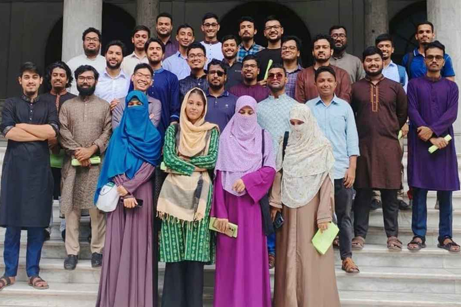 ভাষা দিবসে ফুল দেওয়া নিয়ে ডাকসুতে প্রকাশ্য কোন্দল