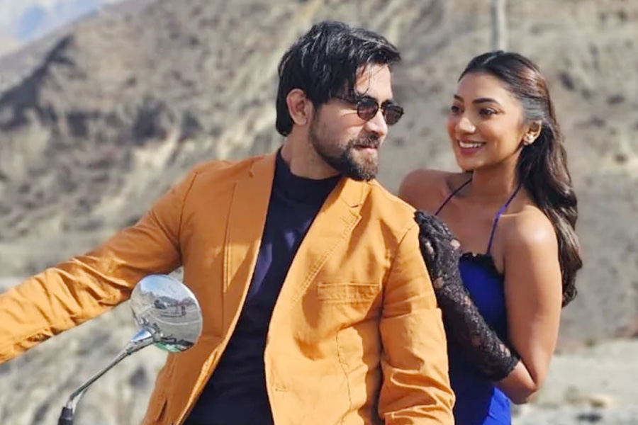 হিমালয়ের কোলে সুনেরাহ-রেহানের রোম্যান্স