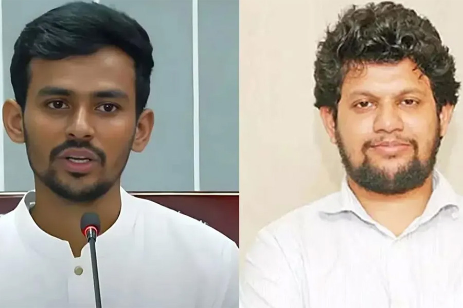 উচ্চ পর্যায়ের নির্দেশে সরকারি বাসায় থাকছেন আসিফ-মাহফুজ