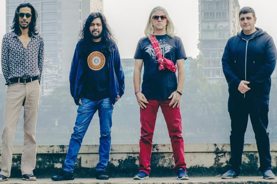 সোনার বাংলা সার্কাসের কনসেপ্টচ্যুয়াল অ্যালবাম ‘মহাশ্মশান’ প্রকাশ