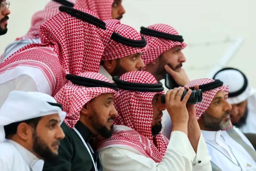 সৌদি আরবে চাঁদ দেখা যায়নি, শুক্রবার ঈদুল ফিতর