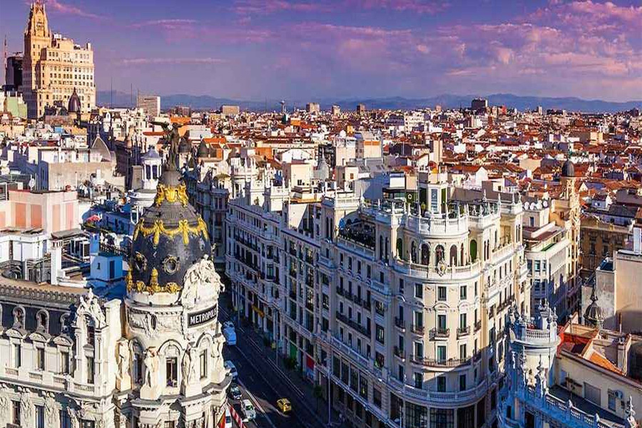 স্পেনে অবৈধ অভিবাসীদের বৈধ করার সিদ্ধান্ত