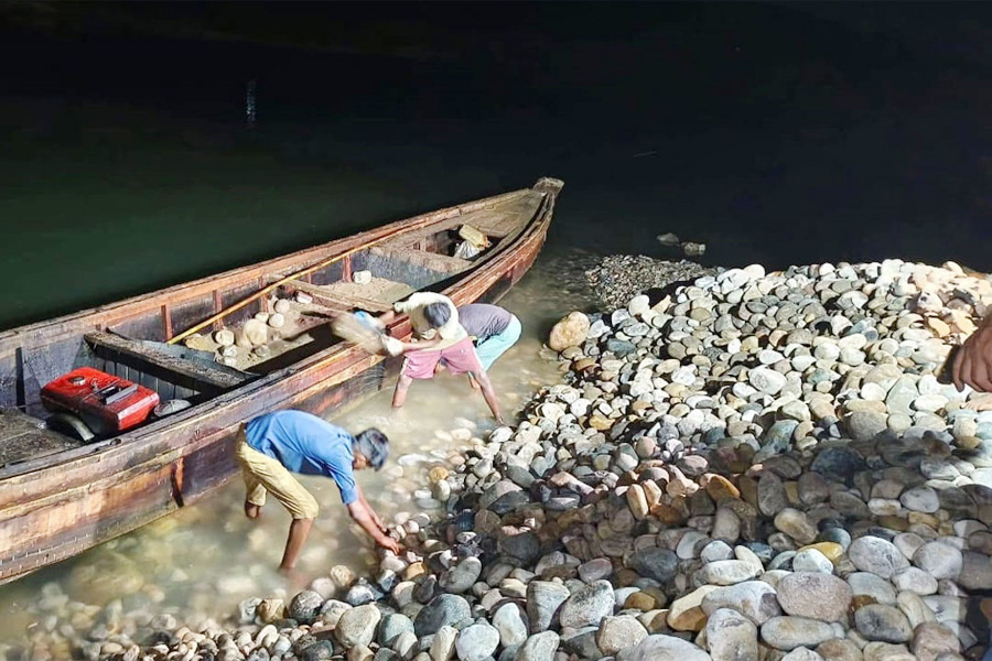 ভোলাগঞ্জে ১৫০০-২০০০ জনের পাথর লুট: হাইকোর্টে প্রতিবেদন
