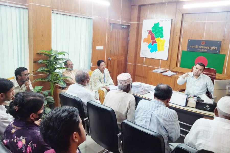 ভূমি সেবায় স্বচ্ছতা ও সুশাসন নিশ্চিতে সভা অনুষ্ঠিত