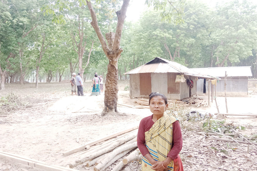 মধুপুরে গারো পরিবারের ঘর ভাঙা নিয়ে তোলপাড়