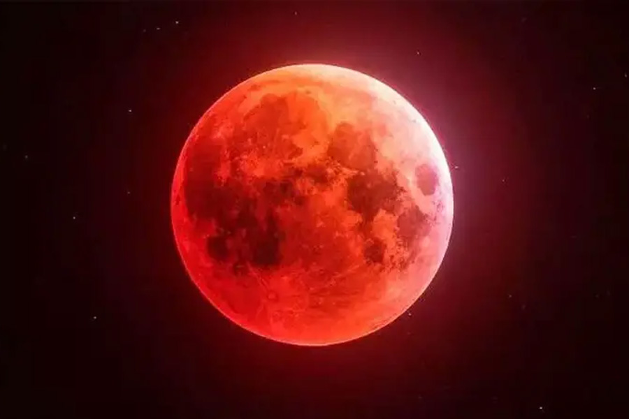 পূর্ণগ্রাস চন্দ্রগ্রহণ আজ