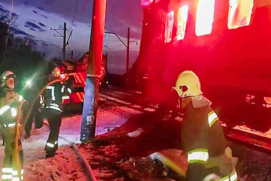 উত্তর-পূর্ব ইউক্রেনে ট্রেনে ড্রোন হামলা, নিহত ১২