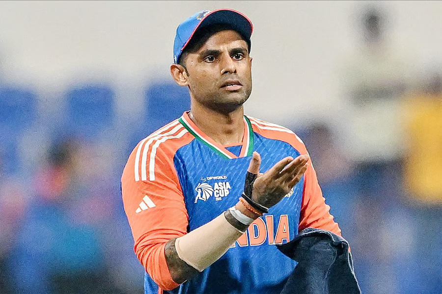 ‘ওরা ট্রফি নিয়ে পালিয়েছে’-সূর্যকুমারের দাবি