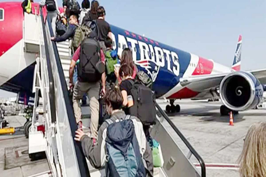 মধ্যপ্রাচ্য ছাড়লেন ৪৩ হাজারের বেশি মার্কিন নাগরিক