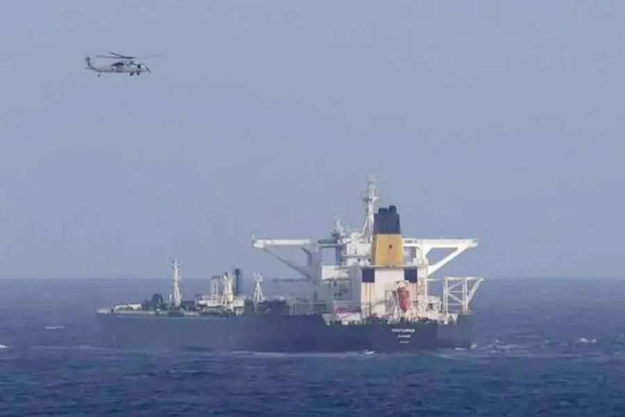 ভেনেজুয়েলা উপকূলের তেল ট্যাংকার ধরার চেষ্টা