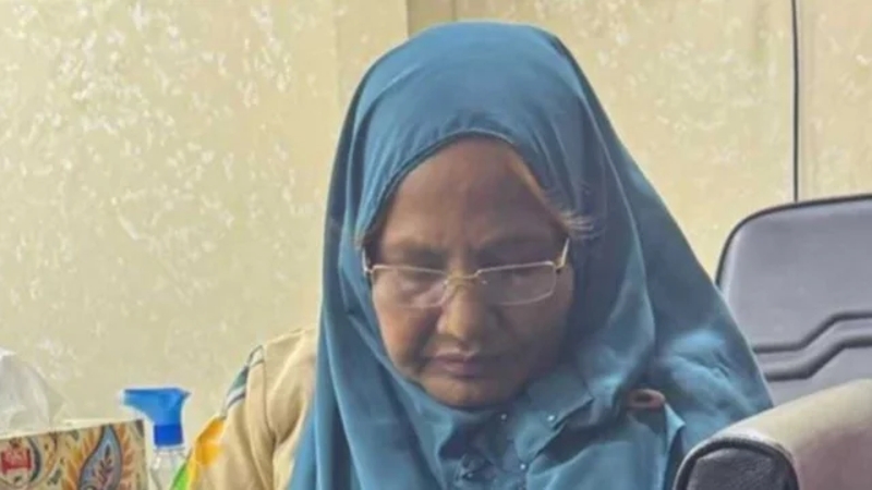 হত্যাচেষ্টা মামলায় অধ্যাপক আনোয়ারা গ্রেপ্তার