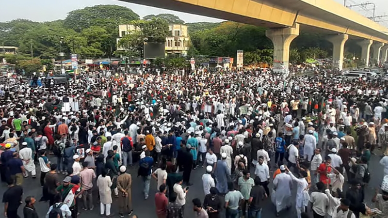 আ‘লীগ নিষিদ্ধের দাবিতে শাহবাগ অবরোধ