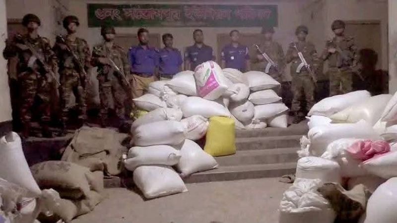 নাগেশ্বরীতে সাড়ে ৭ মেট্রিক টন ভিজিএফ চাল উদ্ধার