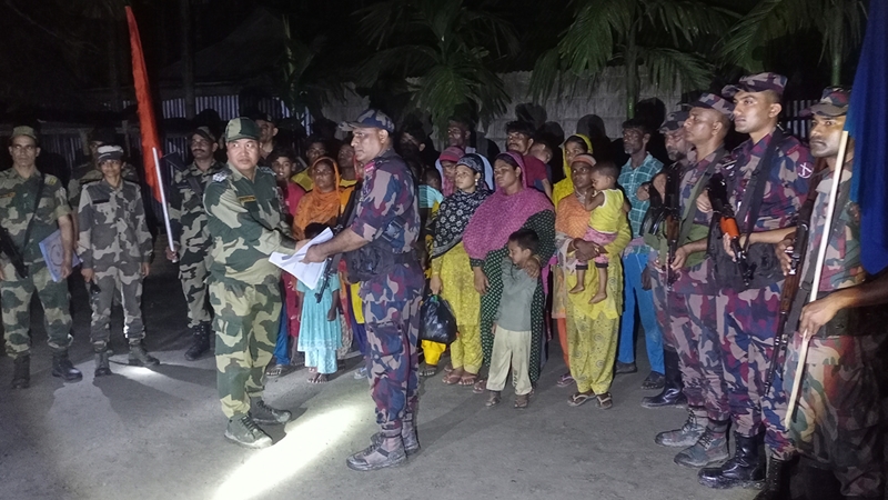 সীমান্তে আটক ২৪ বাংলাদেশিকে ফেরত আনল বিজিবি