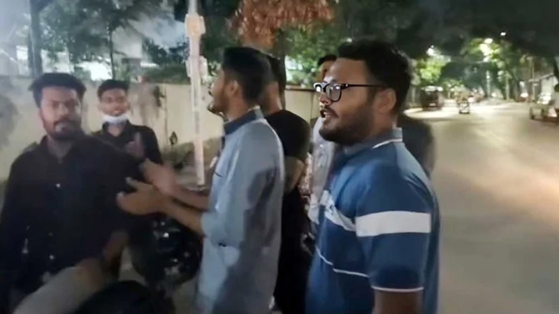 হামলাকারীদের থানা থেকে ছাড়িয়ে আনলেন হান্নান মাসউদ