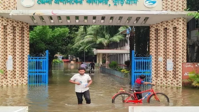 জলাবদ্ধতায় দুর্ভোগে কুড়িগ্রাম পৌরবাসী