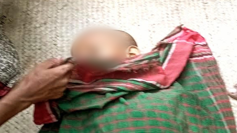 বাবার ঘোড়ার গাড়ির চাকায় প্রাণ গেল ছেলের