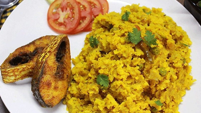 বৃষ্টির দিনে খিচুড়ি খাওয়ার উপকারিতা