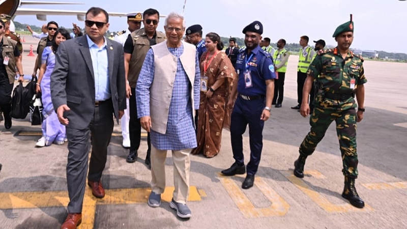 চট্টগ্রাম বন্দর দেশের অর্থনীতির হৃৎপিণ্ড: প্রধান উপদেষ্টা
