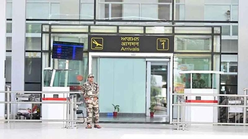 পাকিস্তানের ভয়ে ৩২ বিমানবন্দর বন্ধ করল ভারত