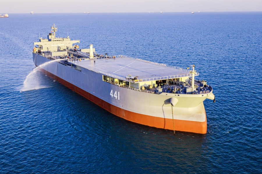 তীব্র উত্তেজনার মাঝেই বিদেশি ট্যাঙ্কার জব্দ করেছে ইরান