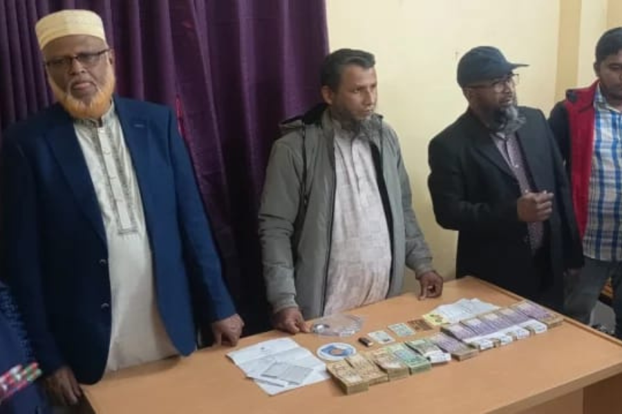 জামায়াত প্রার্থীর নির্বাচনী কার্যালয়ে মিললো ৭ লাখ টাকা