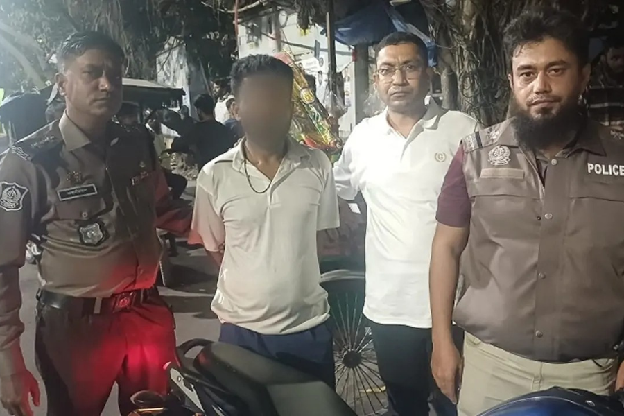 ধানমন্ডিতে বিশেষ অভিযানে ‘বার্গার বাবু’ গ্রেপ্তার