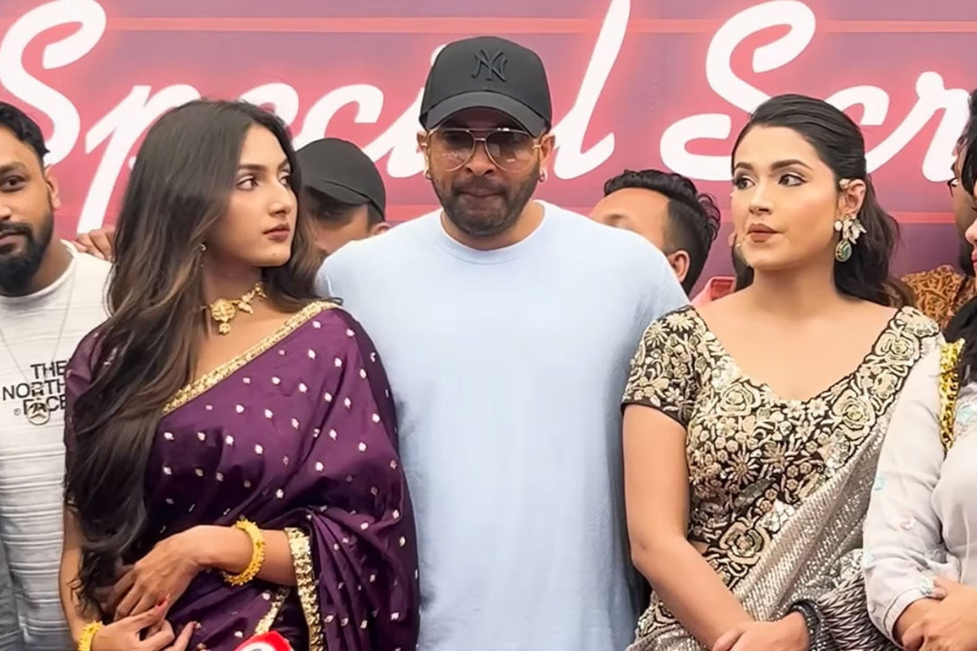 ‘প্রিন্স’ ব্যর্থতার মাঝেই বিতর্কে শাকিব, প্রিমিয়ারে অস্বস্তিকর মুহূর্ত ভাইরাল