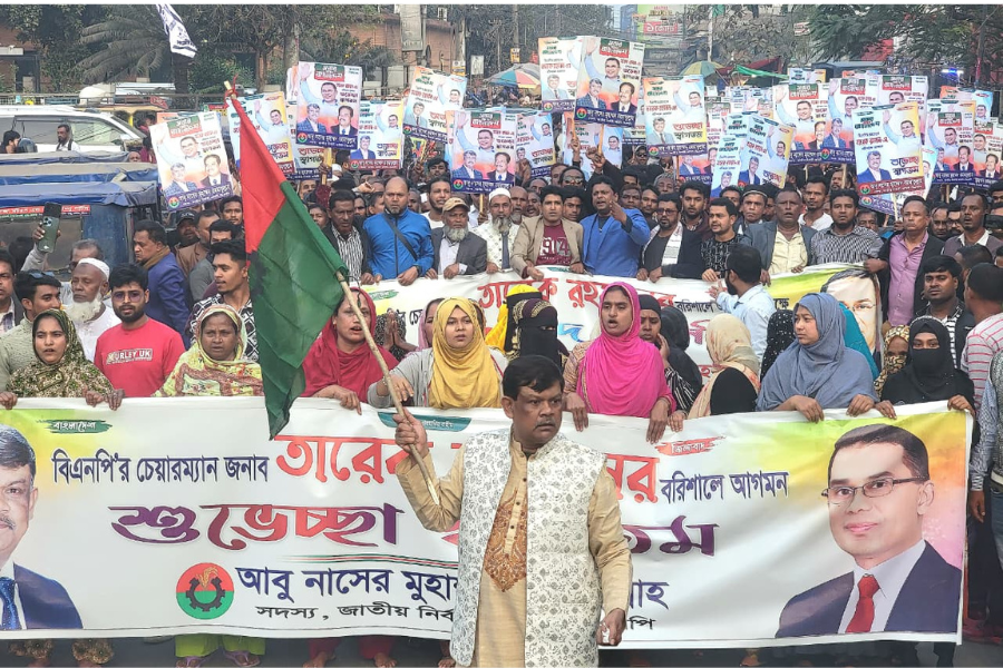 তারেক রহমানের বরিশাল আগমনকে স্বাগত জানিয়ে রহমাতুল্লাহর নেতৃত্বে বর্ণাঢ্য র্যালি