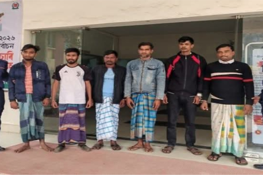 গোবিন্দগঞ্জে পুলিশের উপর হামলায় আসামিদের ২ দিনের রিমান্ড