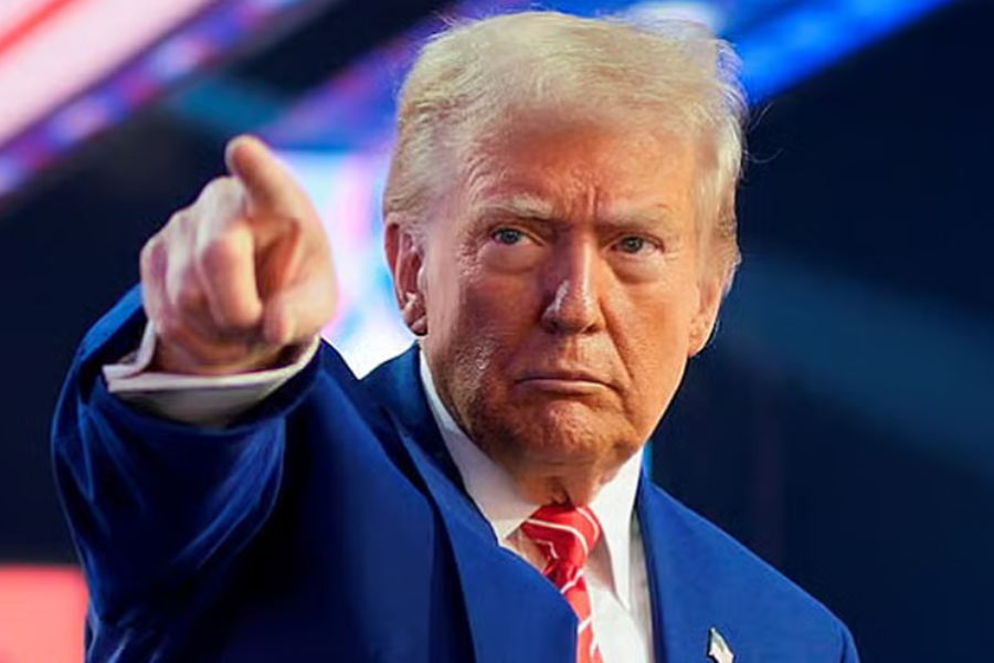 সত্যি বলতে ইরানের তেল নেওয়াই আমার প্রধান কাজ: ট্রাম্প