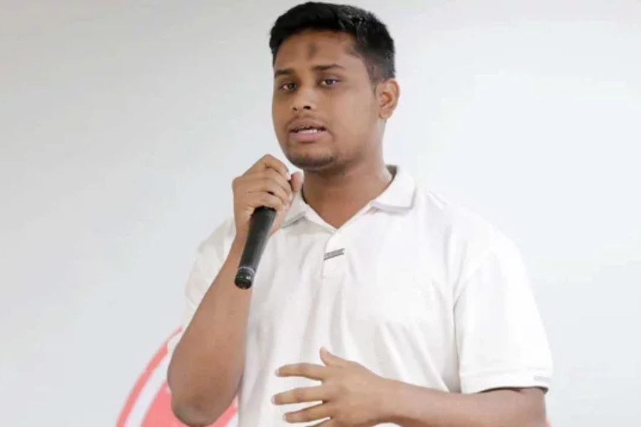 নির্বাচনে প্রশাসন জনগণের বিরুদ্ধে অবস্থান নিলে ‘৫ আগস্ট’ ফিরে আসবে: হাসনাত