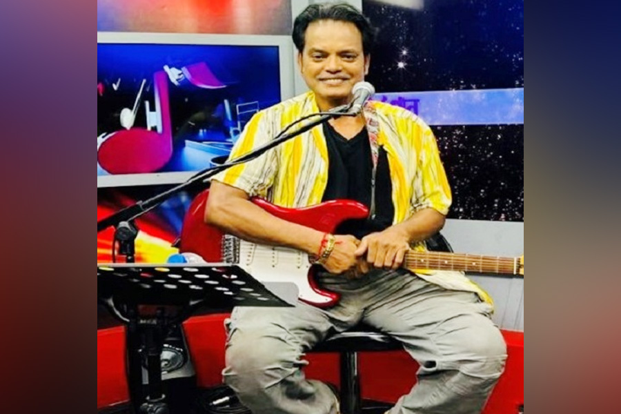 দুর্গাপূজায় আসছে উত্তমের ৪ গান