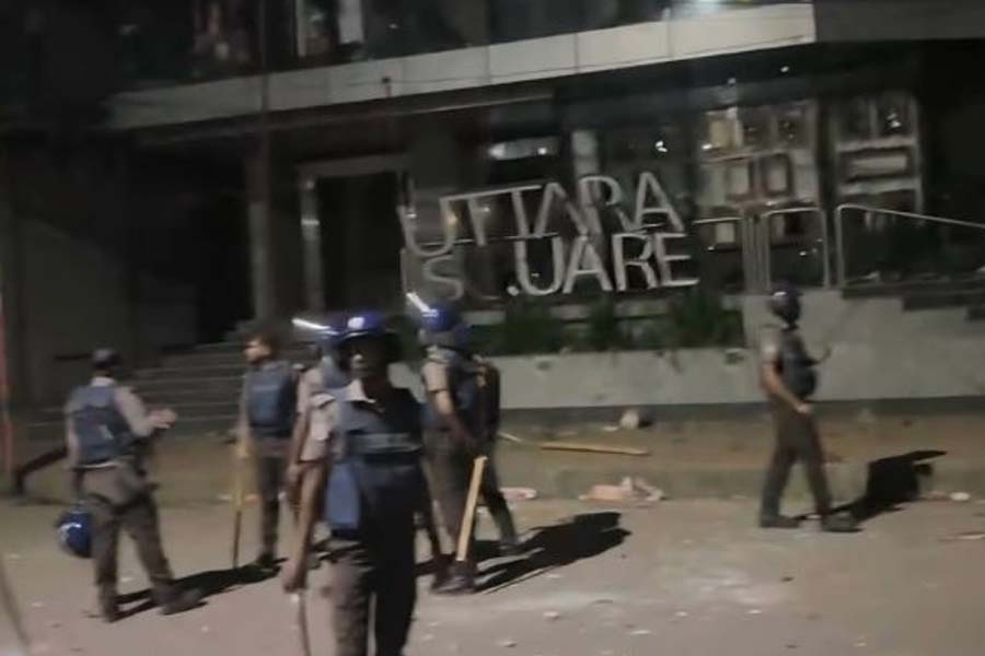 উত্তরায় মধ্যরোতে উত্তেজনা, পরিকল্পিত কিনা তদন্ত করছে পুলিশ