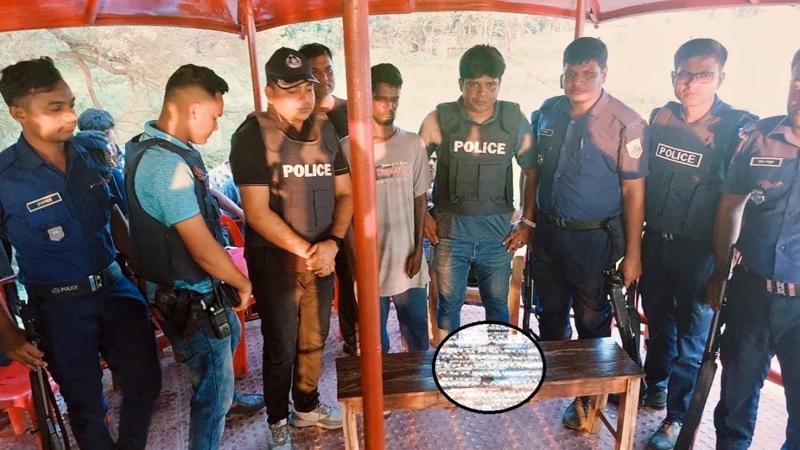 ঈশ্বরদীতে পুলিশের অভিযানে আগ্নেয়াস্ত্রসহ আটক ৬