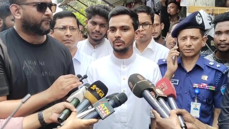 এপ্রিলে নির্বাচন প্রসঙ্গে যা বললেন উপদেষ্টা আসিফ