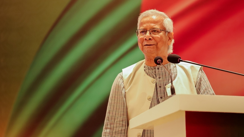 মাঝারি ও ক্ষুদ্র শিল্পের বিকাশে আন্তরিক সরকার : প্রধান উপদেষ্টা