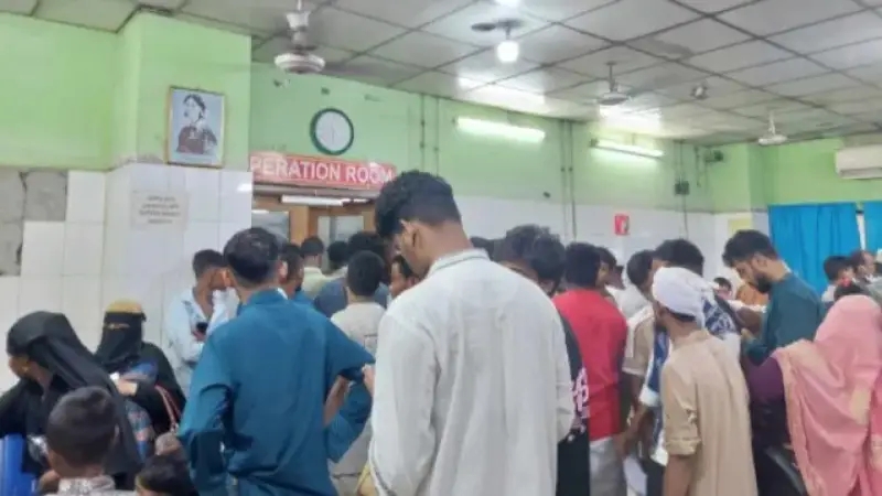 কোরবানি দিতে গিয়ে আহত, হাসপাতালে রোগীর ভিড়