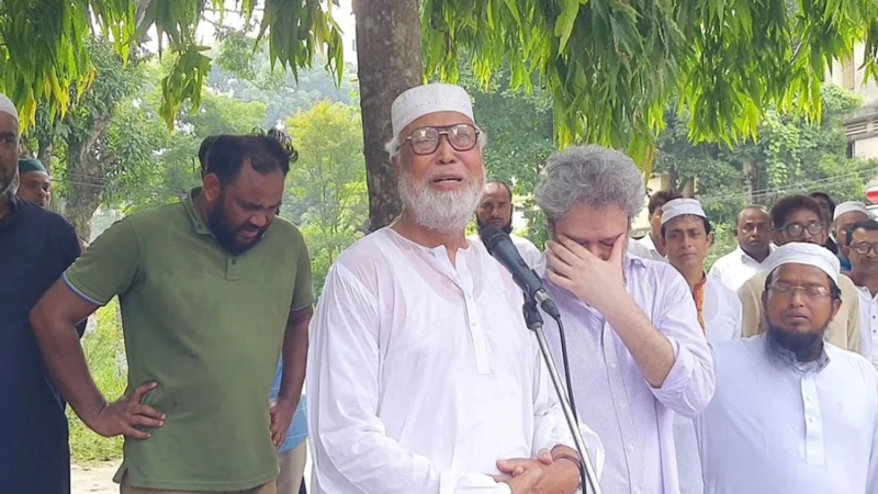 স্ত্রীর শেষ বিদায়, কাঁদলেন বঙ্গবীর কাদের সিদ্দিকী