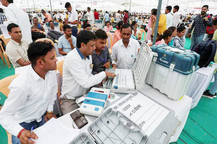 বিহারে ভোটার তালিকায় বিদেশিদের নাম, ৩ লাখকে নোটিশ