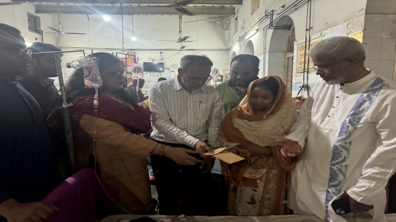 বাঞ্ছারামপুরে নির্যাতনের শিকার শিশুর খোঁজ নিলেন তারেক রহমান