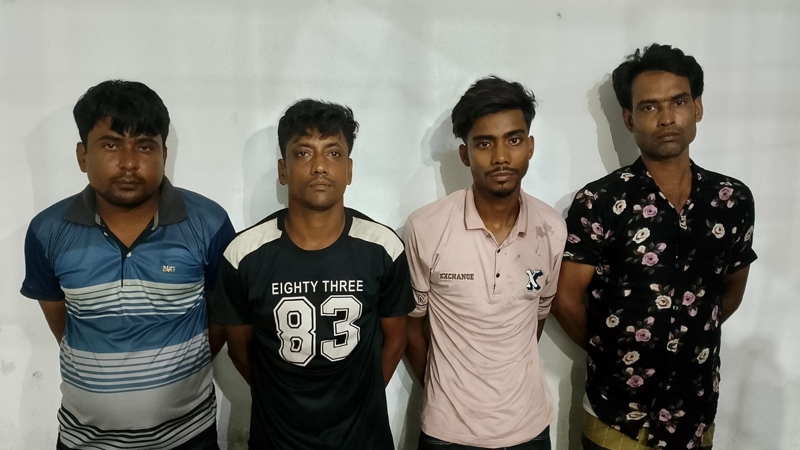 পাবনায় র‍্যাবের অভিযানে জাল টাকা সংঘবদ্ধ চক্রের ৪ সদস্য আটক