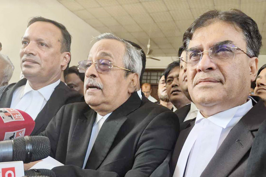 তত্ত্বাবধায়ক সরকার ফিরে আসায় দেশের মানুষ উদযাপনে মেতেছে