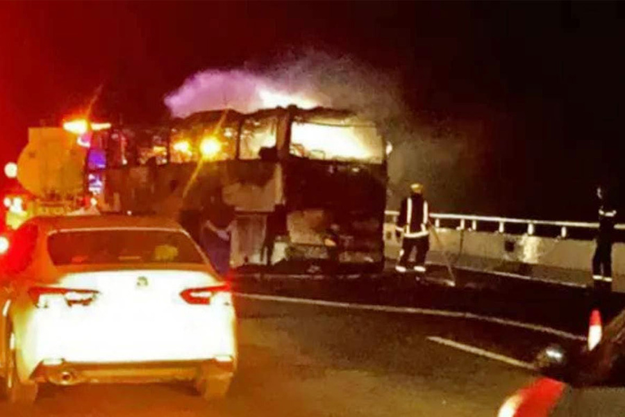 মক্কা-মদিনা রুটে ভয়াবহ বাস দুর্ঘটনা, নিহত ৪২