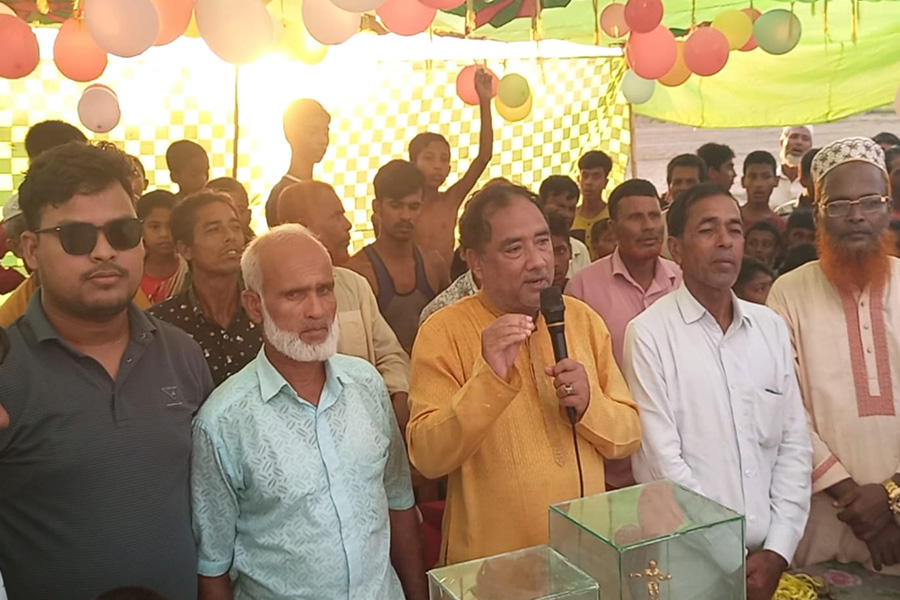 খেলাধুলা তরুণদের অসামাজিক কাজ থেকে বিরত রাখে : রেজাউল