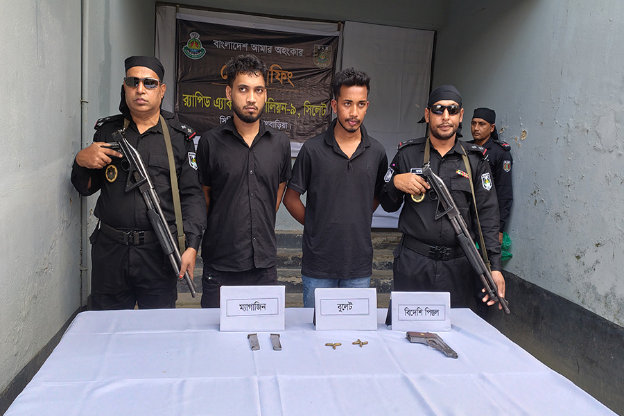 র্যাবের অভিযানে রিফাত বাহিনীর প্রধানসহ গ্রেপ্তার ২