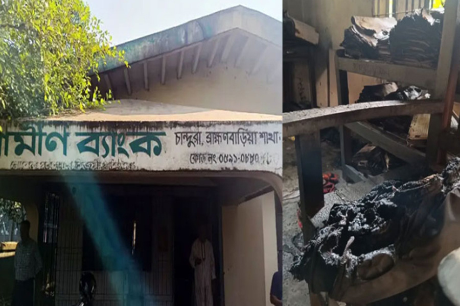 ব্রাহ্মণবাড়িয়ায় গ্রামীণ ব্যাংকে আগুন